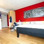 Ibis Messe