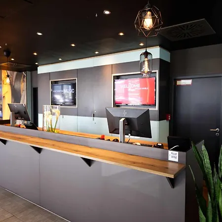 Hotel Ibis Messe 3*