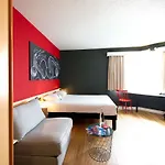 Ibis Messe 3*