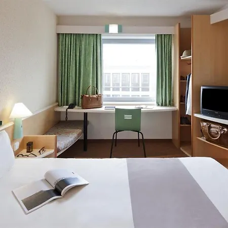 호텔 Ibis Messe 3*