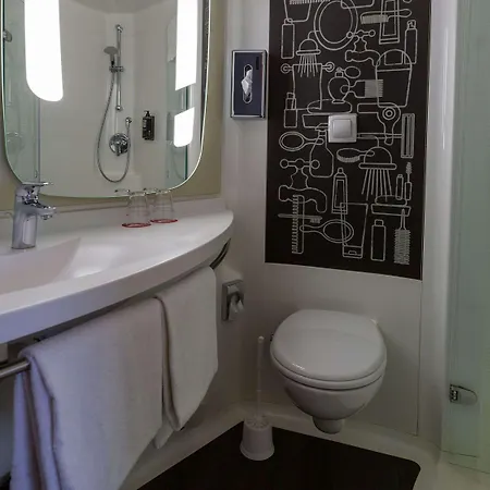 Ibis Messe 3*