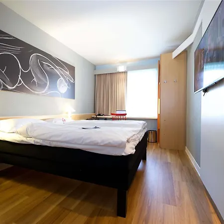 Ibis Messe Hotel 3*