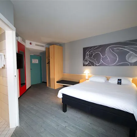Hotel Ibis Messe 3*