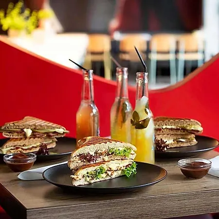 Ibis Messe 3*