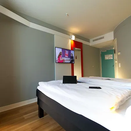 Hotel Ibis Messe 3*